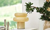 Jysk ima novu stolnu lampu inspiriranu Bauhaus retro stilom